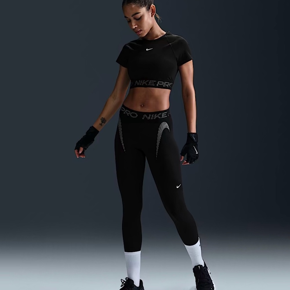 Nike pro women's 7/8 graphic leggings
